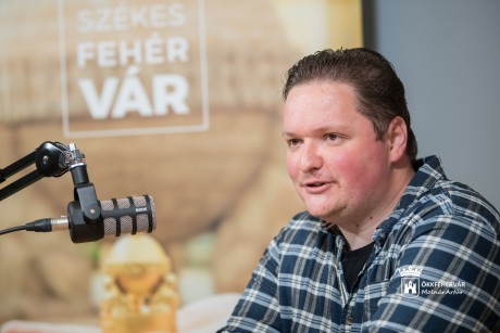 Igaz mesék a Fekete Sas szállóból - beszélgetés Váczi Márkkal